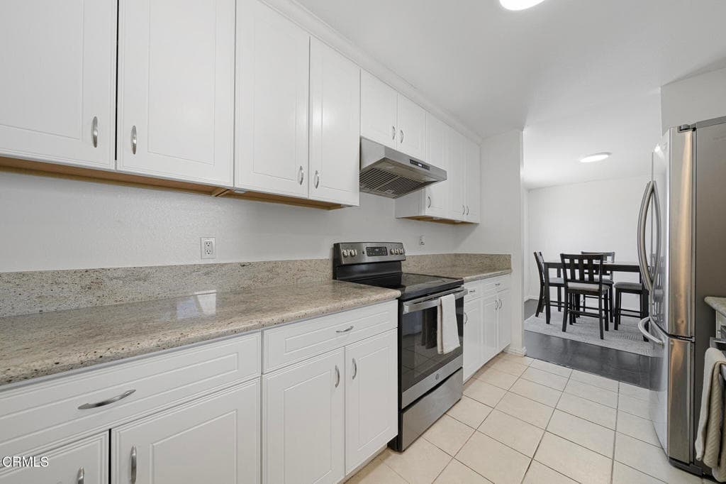 Condo at 826 Cinnamon Lane, Duarte — photo 11 of 12