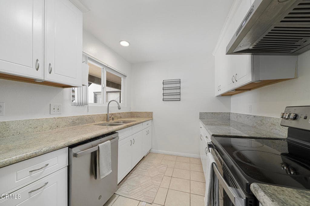 Condo at 826 Cinnamon Lane, Duarte — photo 12 of 12