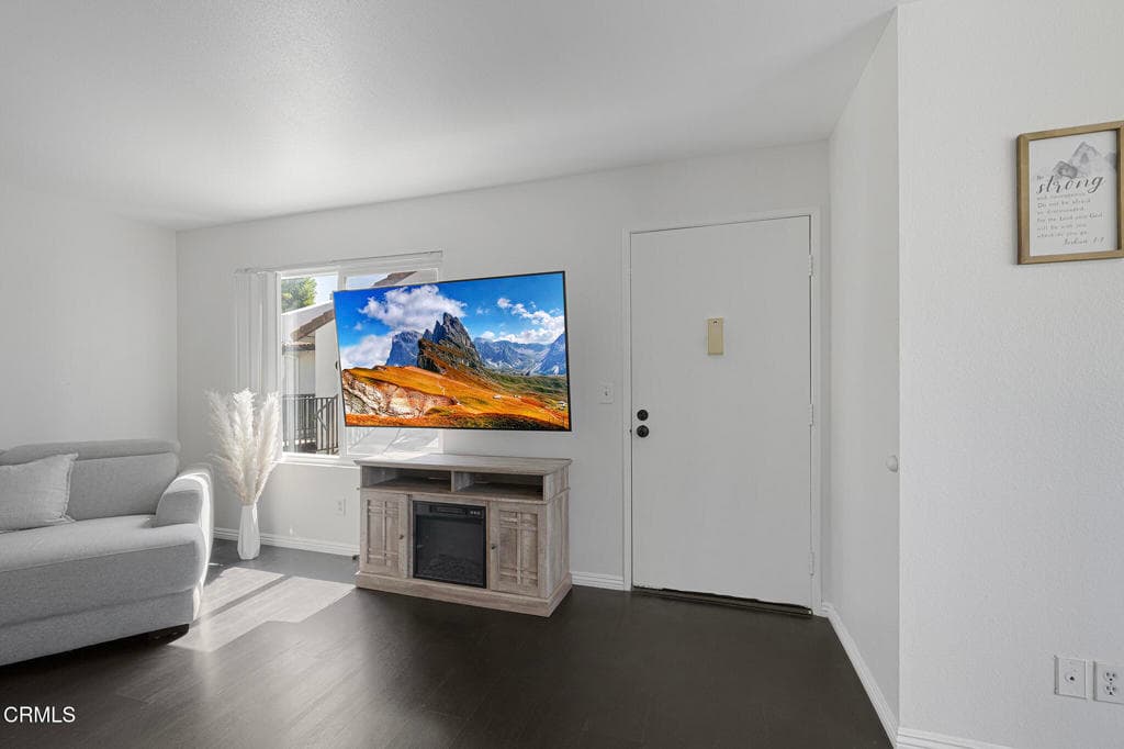 Condo at 826 Cinnamon Lane, Duarte — photo 4 of 12