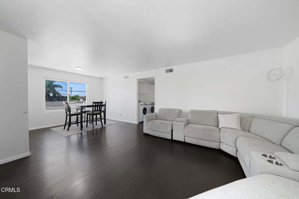 Condo at 826 Cinnamon Lane, Duarte — photo 7 of 12