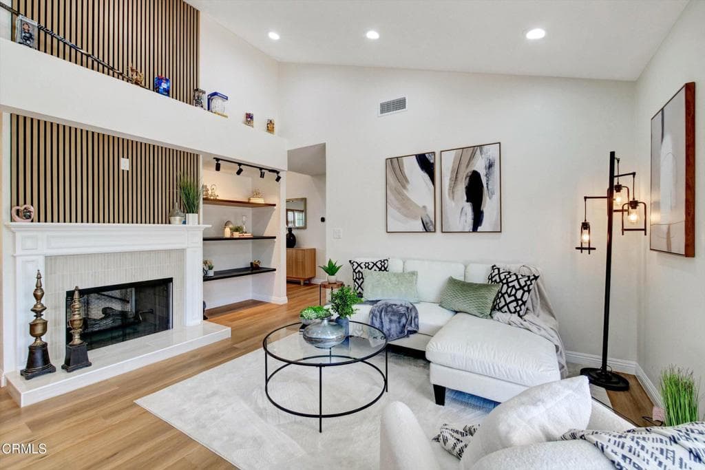 Home at 295 E Blue Mountain Way, Claremont — photo 10 of 12