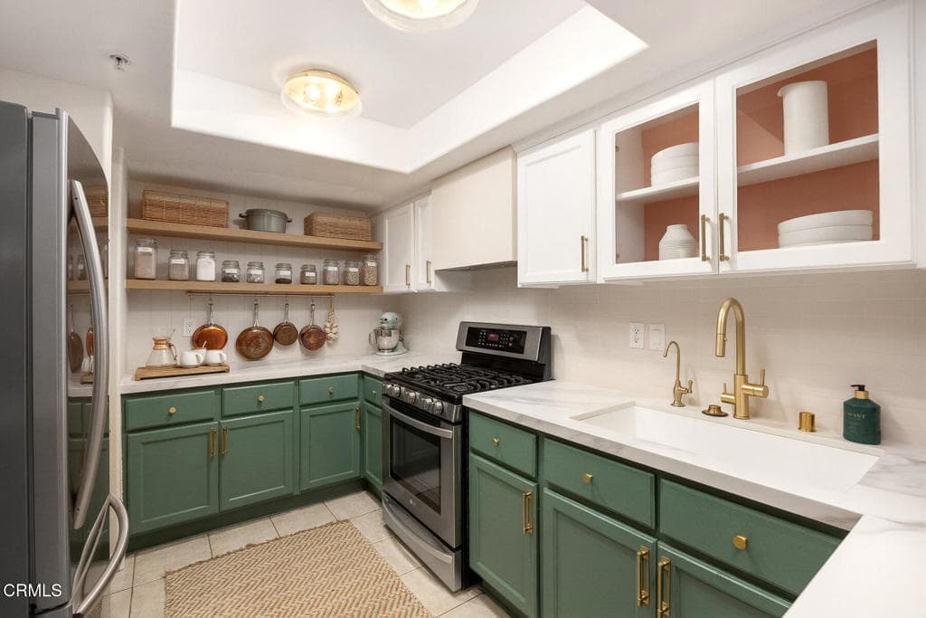 Townhouse at 607 W Duarte Road D, Monrovia — photo 11 of 12