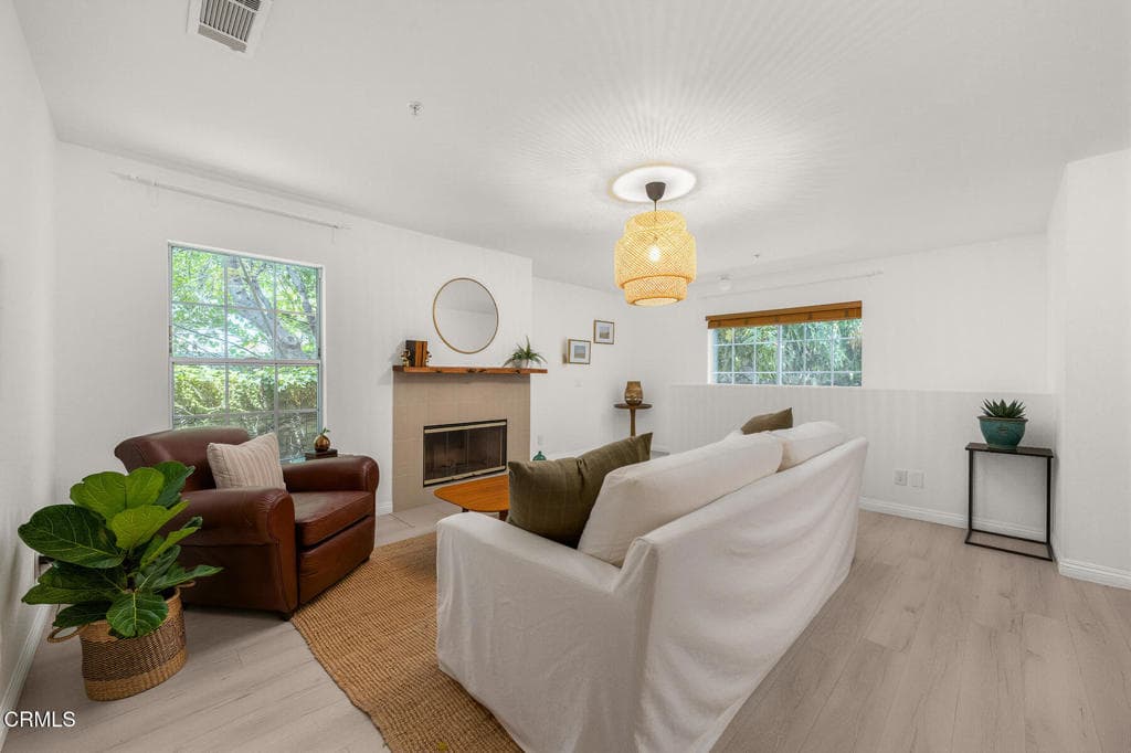 Townhouse at 607 W Duarte Road D, Monrovia — photo 5 of 12