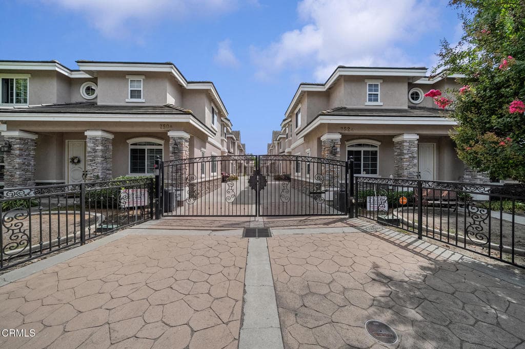 Townhouse at 752 W Walnut Avenue D, Monrovia — photo 1 of 12