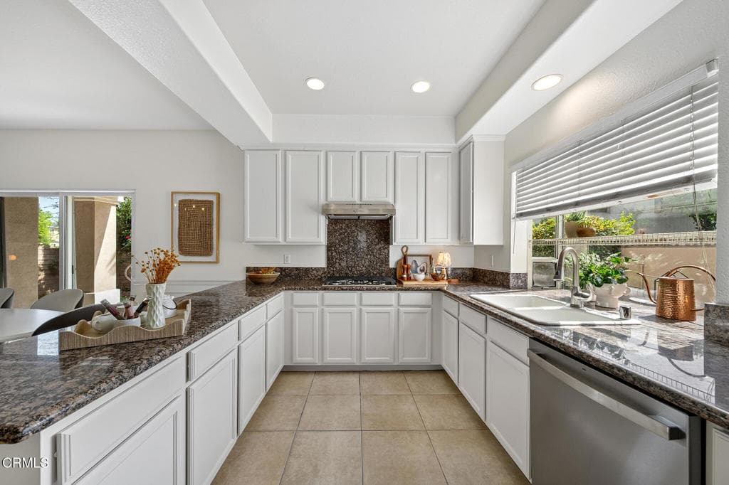 Townhouse at 752 W Walnut Avenue D, Monrovia — photo 12 of 12