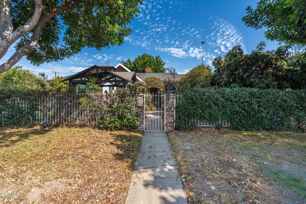Home at 10435 Asher Street, El Monte — photo 2 of 12