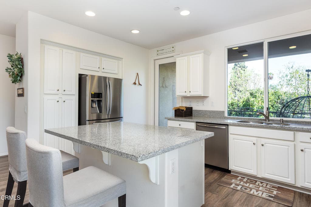 Townhouse at 422 W Route 66 55, Glendora — photo 11 of 12