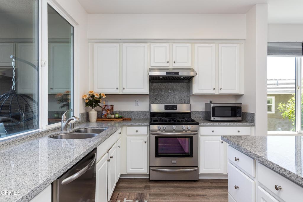 Townhouse at 422 W Route 66 55, Glendora — photo 12 of 12