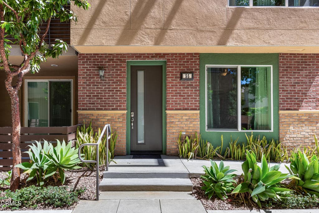 Townhouse at 422 W Route 66 55, Glendora — photo 3 of 12