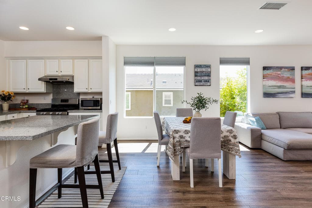 Townhouse at 422 W Route 66 55, Glendora — photo 8 of 12