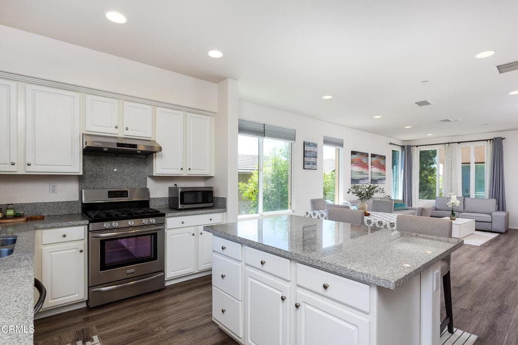 Townhouse at 422 W Route 66 55, Glendora — photo 10 of 12