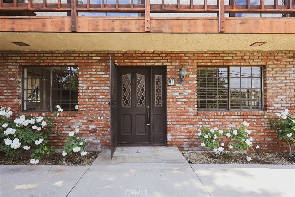 Townhouse at 81 W Montecito Avenue, Sierra Madre — photo 2 of 12