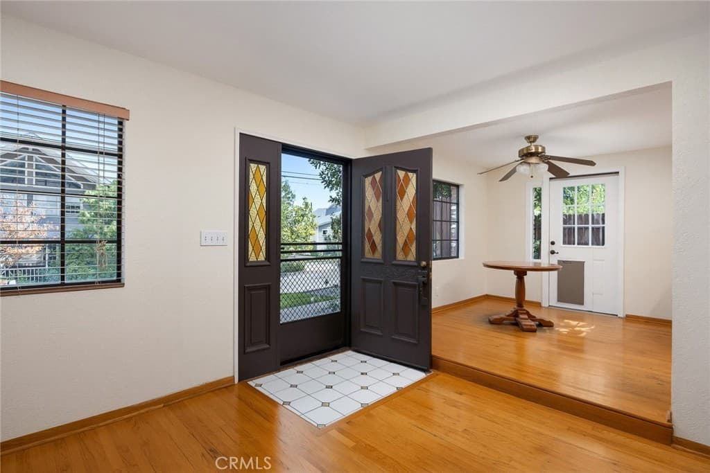 Townhouse at 81 W Montecito Avenue, Sierra Madre — photo 4 of 12