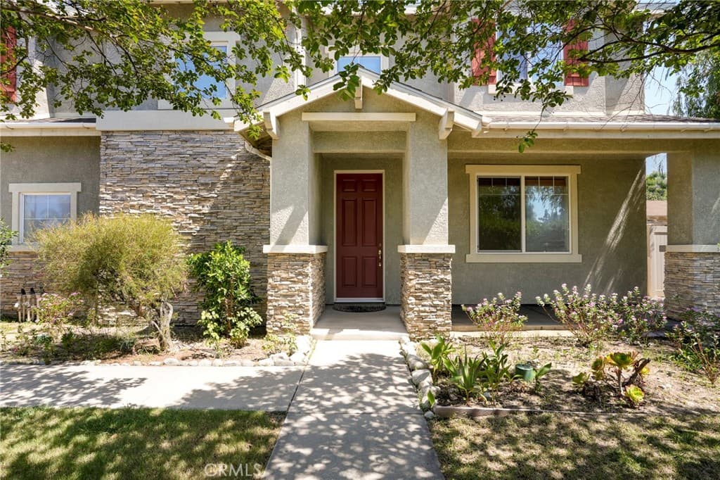 Home at 903 W Gladstone Street, Azusa — photo 3 of 12