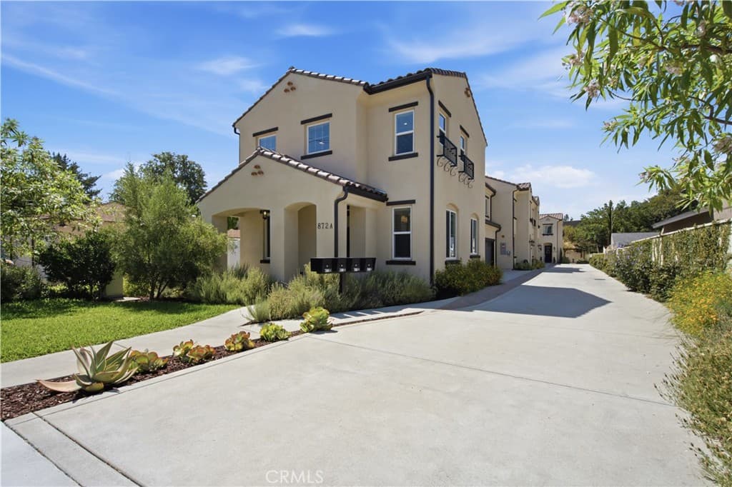 Townhouse at 872 W Walnut Avenue A, Monrovia — photo 2 of 12
