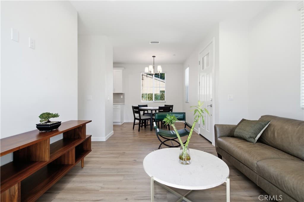 Townhouse at 872 W Walnut Avenue A, Monrovia — photo 6 of 12