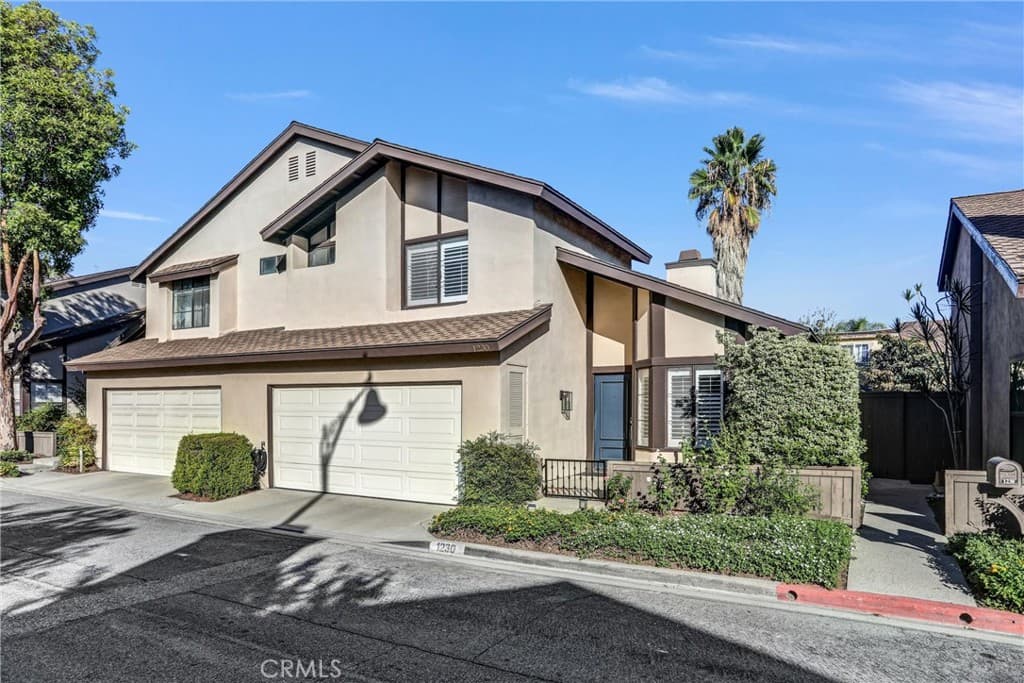 Townhouse at 1230 Stonewood Dr, Duarte — photo 2 of 12