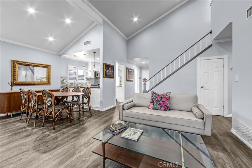 Townhouse at 1230 Stonewood Dr, Duarte — photo 4 of 12