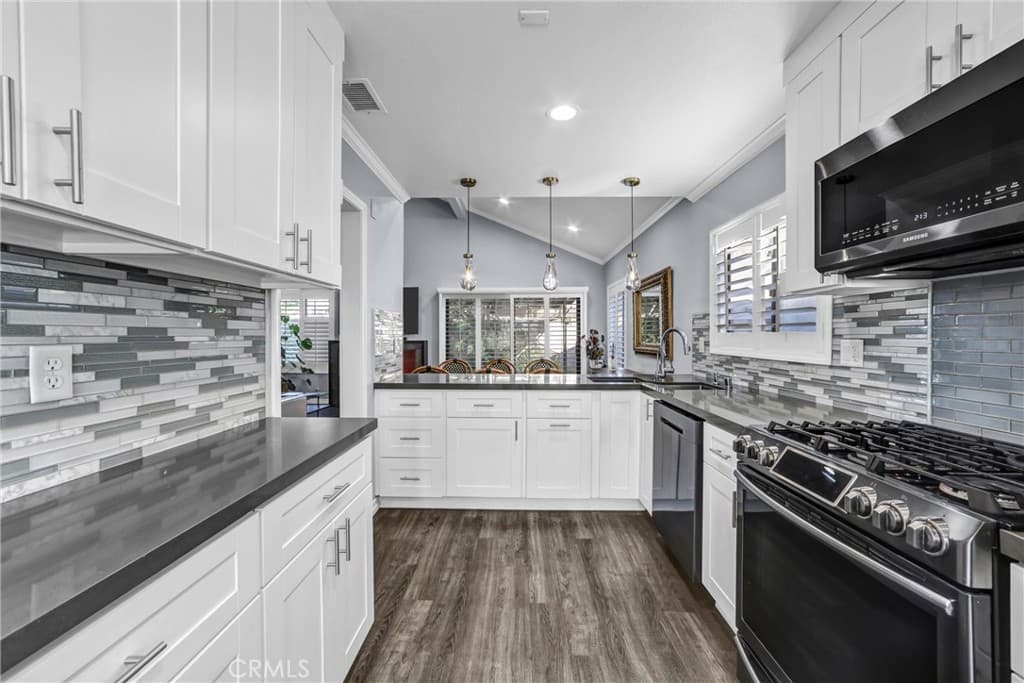 Townhouse at 1230 Stonewood Dr, Duarte — photo 9 of 12