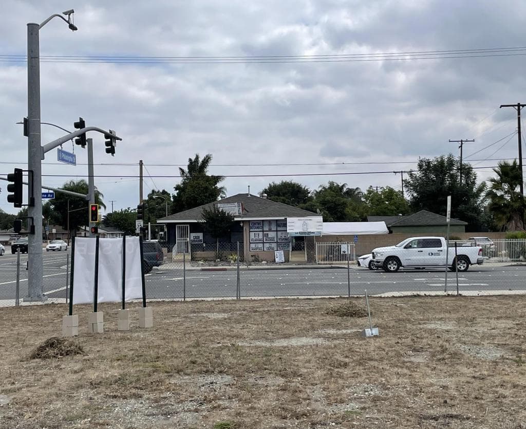 Home at 796 Philadelphia Street, Pomona — photo 4 of 12