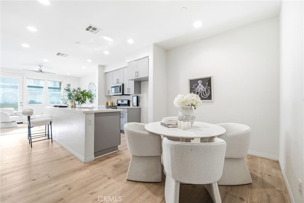 Townhouse at 11130 Legion Loop 105, El Monte — photo 3 of 12