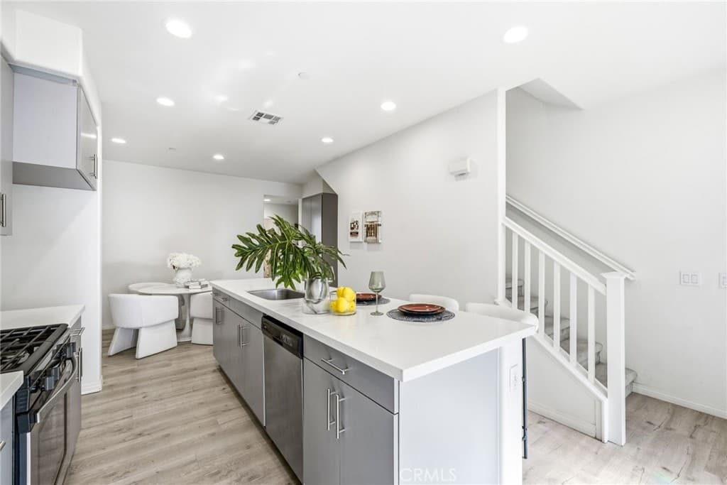 Townhouse at 11130 Legion Loop 105, El Monte — photo 10 of 12