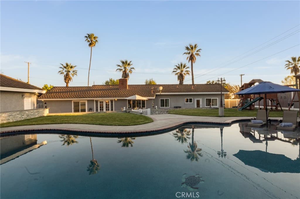 Home at 735 E Sierra Madre, Glendora — photo 4 of 12