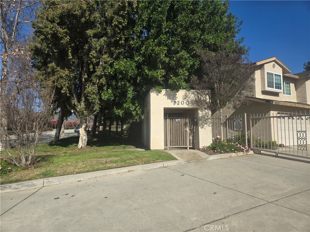 Townhouse at 2260 N Towne, Pomona — photo 1 of 12