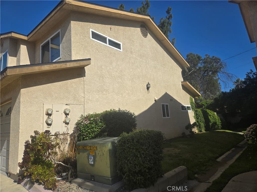 Townhouse at 2260 N Towne, Pomona — photo 11 of 12
