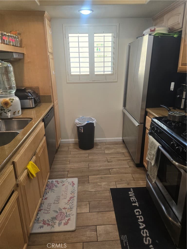 Townhouse at 2260 N Towne, Pomona — photo 7 of 12