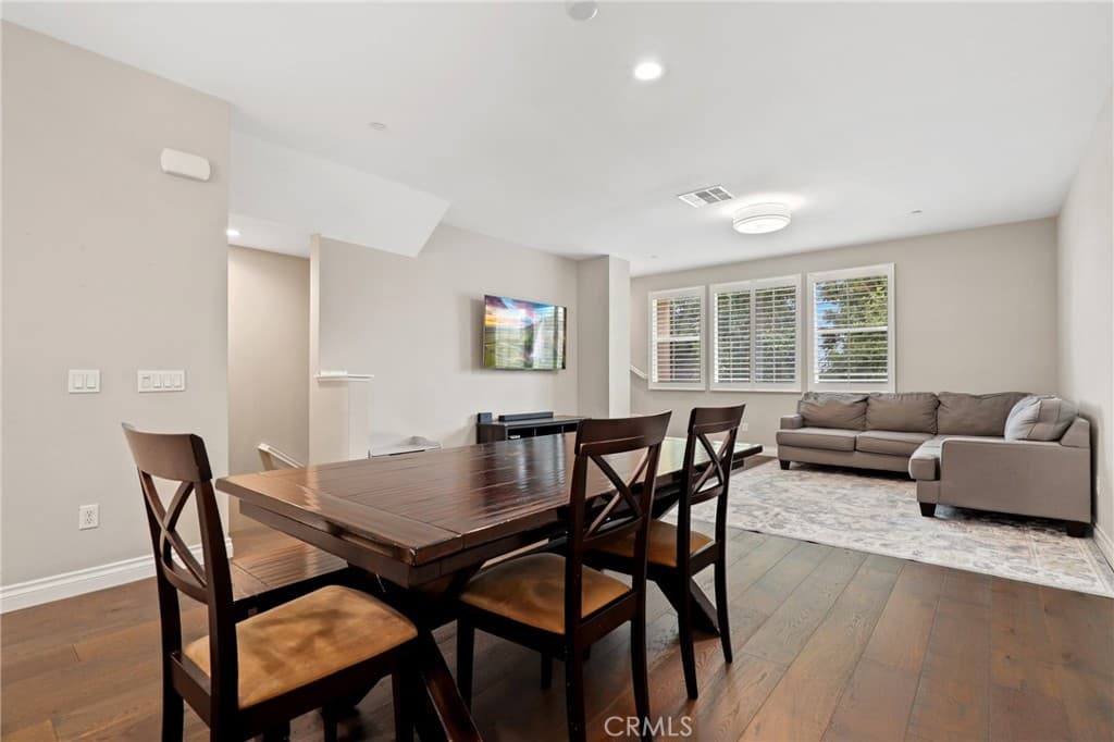 Condo at 649 W Foothill Boulevard 2, Glendora — photo 11 of 12