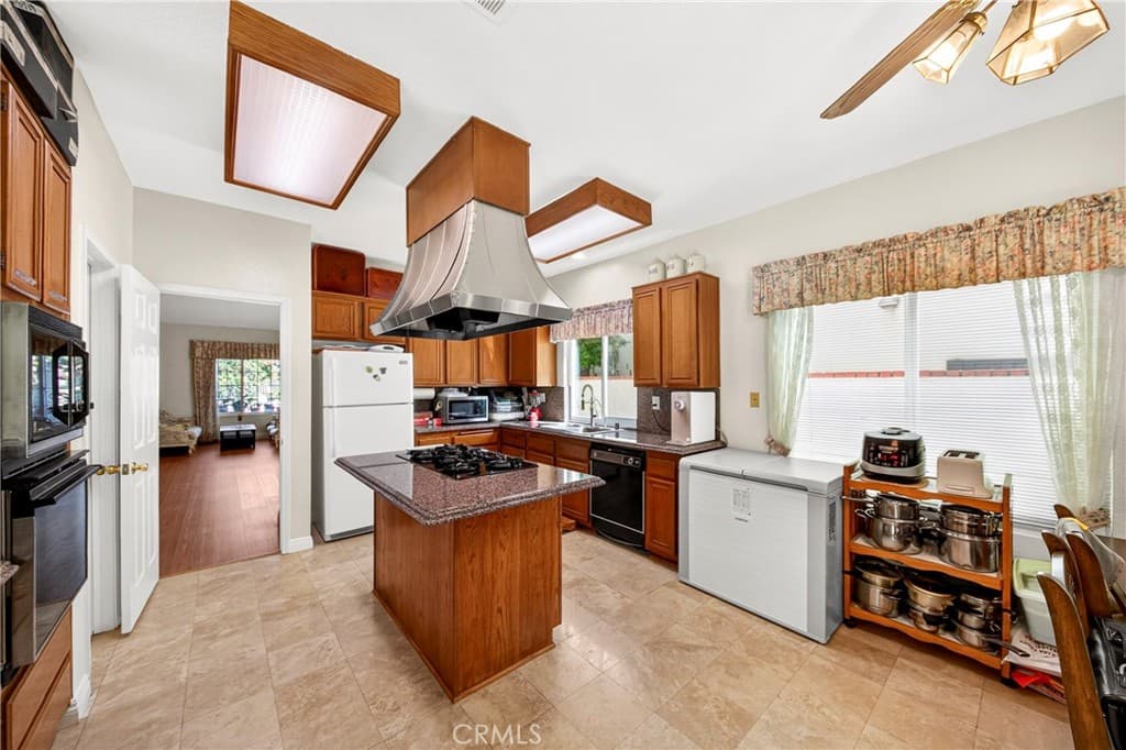 Home at 1135 Summitridge Drive, Diamond Bar — photo 10 of 12