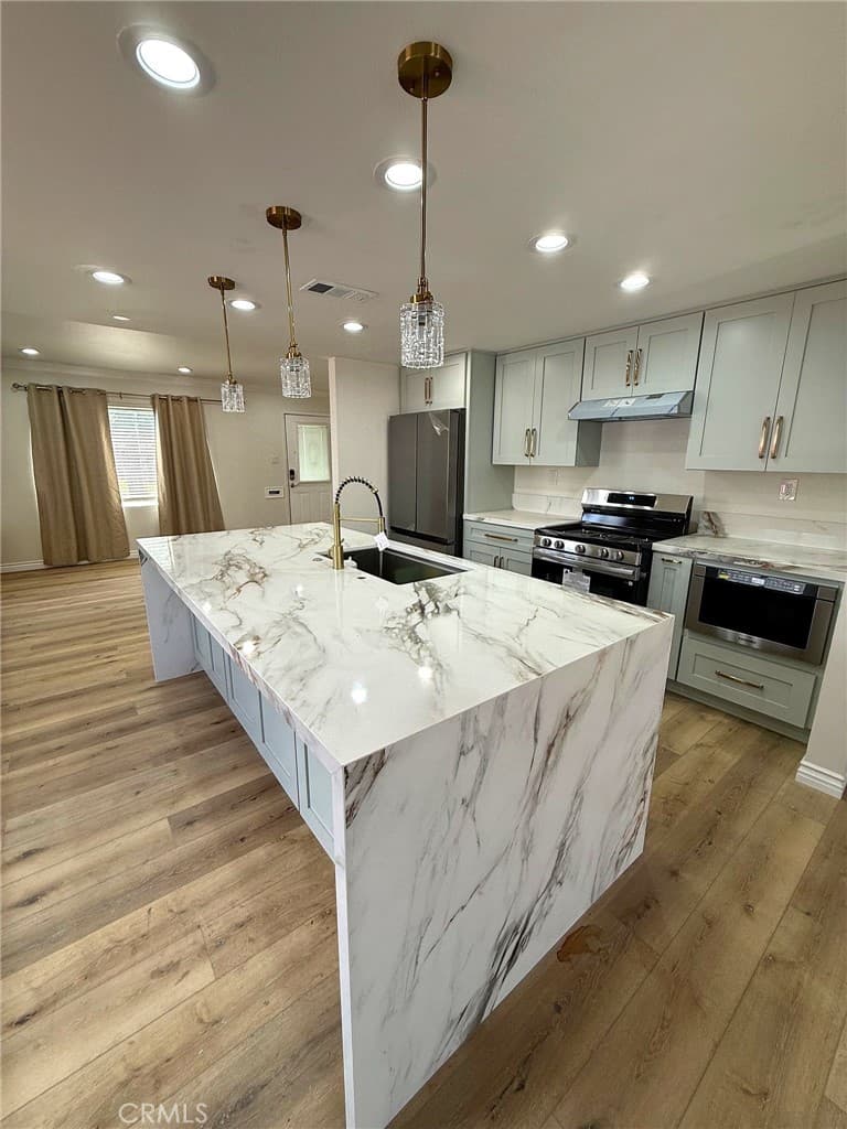 Home at 417 N Vernon, Azusa — photo 2 of 12