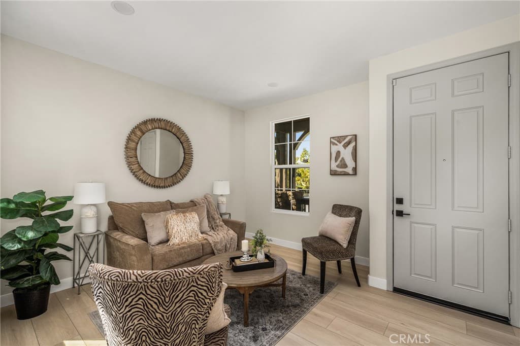 Home at 705 E Lemon Swirl, Azusa — photo 11 of 12