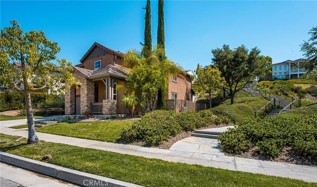 Home at 705 E Lemon Swirl, Azusa — photo 4 of 12