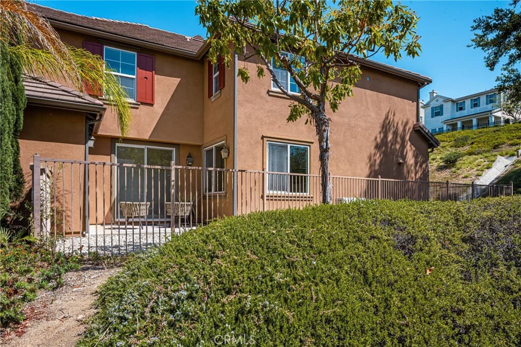 Home at 705 E Lemon Swirl, Azusa — photo 5 of 12