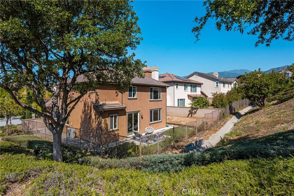 Home at 705 E Lemon Swirl, Azusa — photo 7 of 12