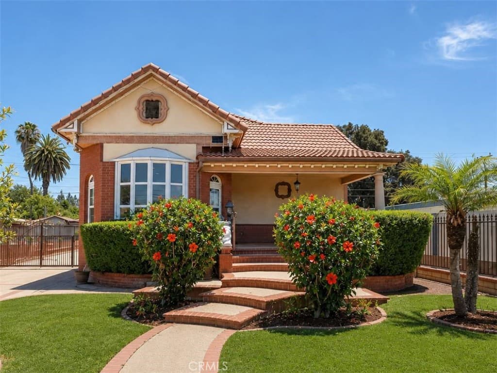 Home at 606 N Park, Pomona — photo 1 of 12