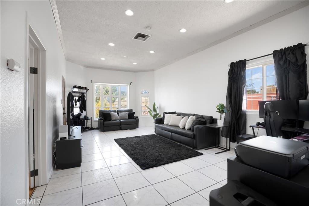 Home at 606 N Park, Pomona — photo 4 of 12