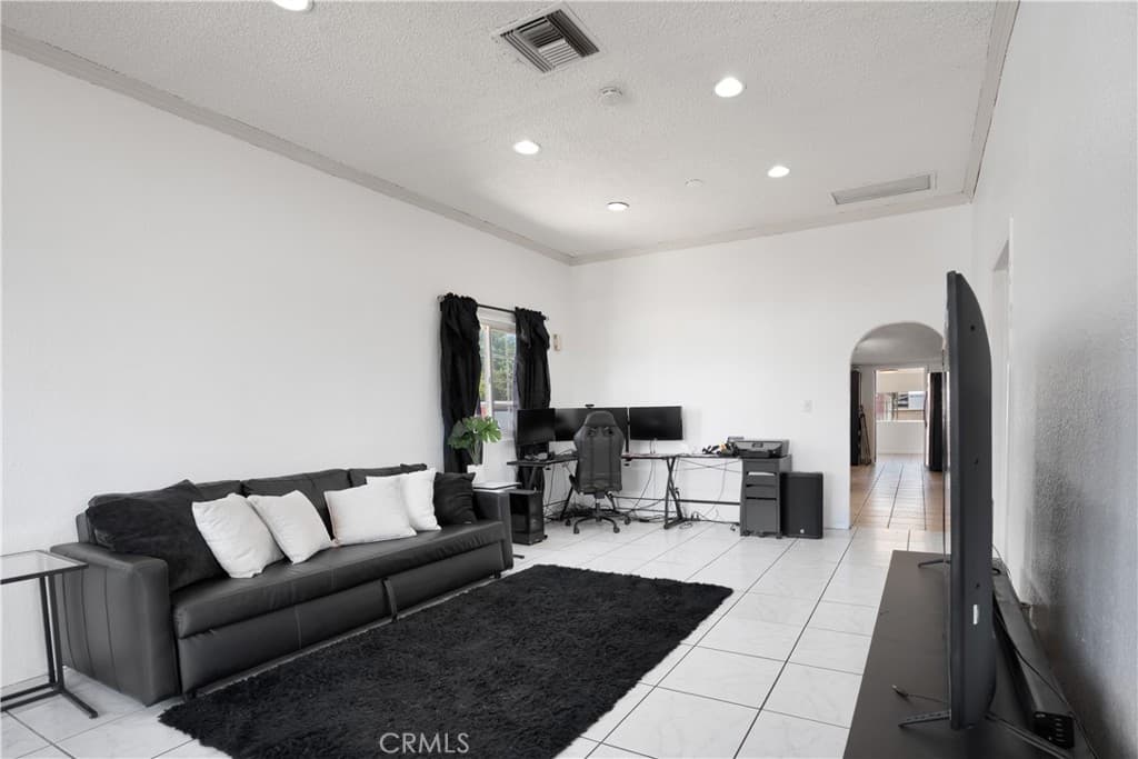 Home at 606 N Park, Pomona — photo 5 of 12
