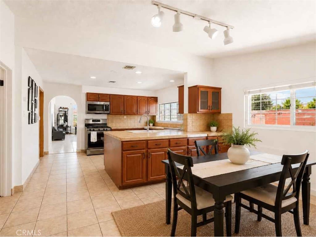 Home at 606 N Park, Pomona — photo 7 of 12