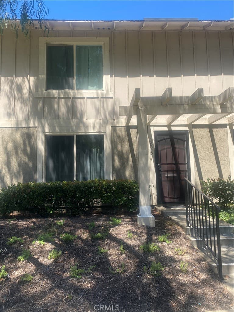 Townhouse at 1625 Heather Drive, La Verne — photo 2 of 4