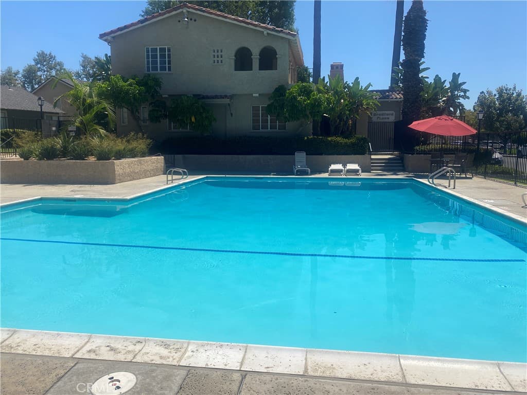 Townhouse at 1625 Heather Drive, La Verne — photo 3 of 4