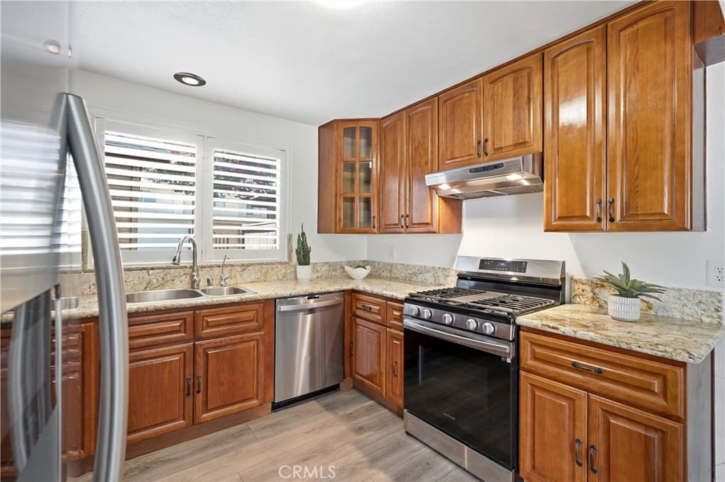 Townhouse at 321 W Hermitage, Azusa — photo 12 of 12
