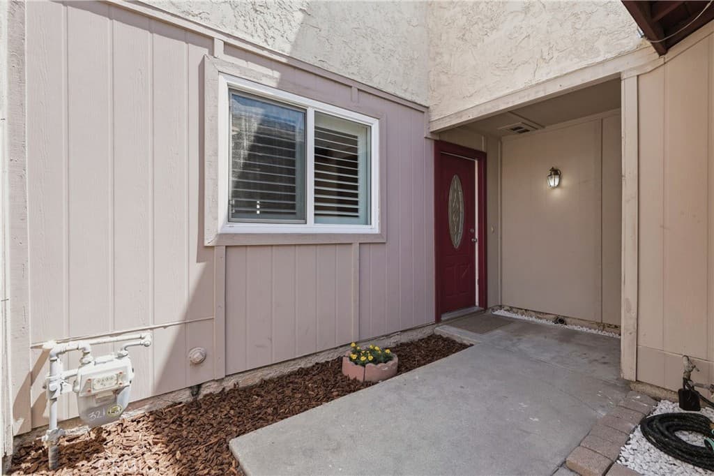 Townhouse at 321 W Hermitage, Azusa — photo 3 of 12
