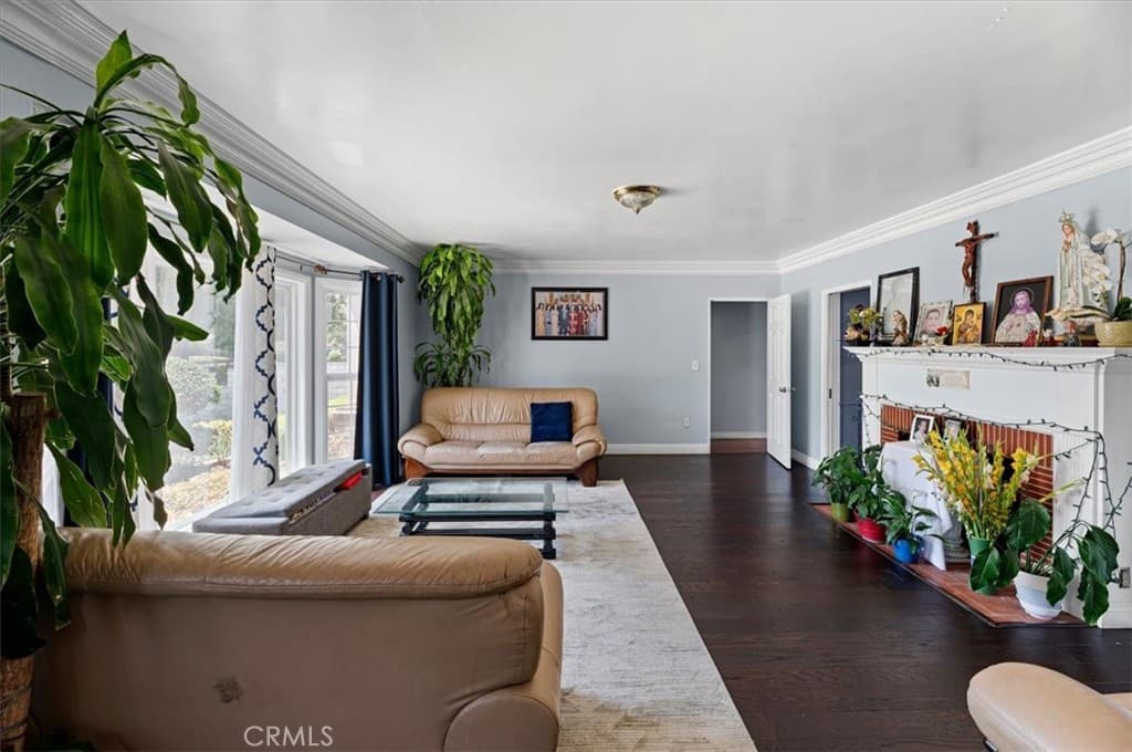 Home at 221 W Le Roy, Arcadia — photo 4 of 12