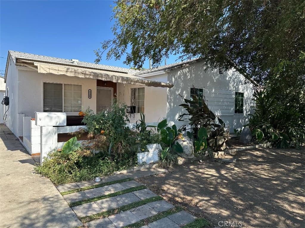Home at 332 S Azusa Avenue, Azusa — photo 2 of 12