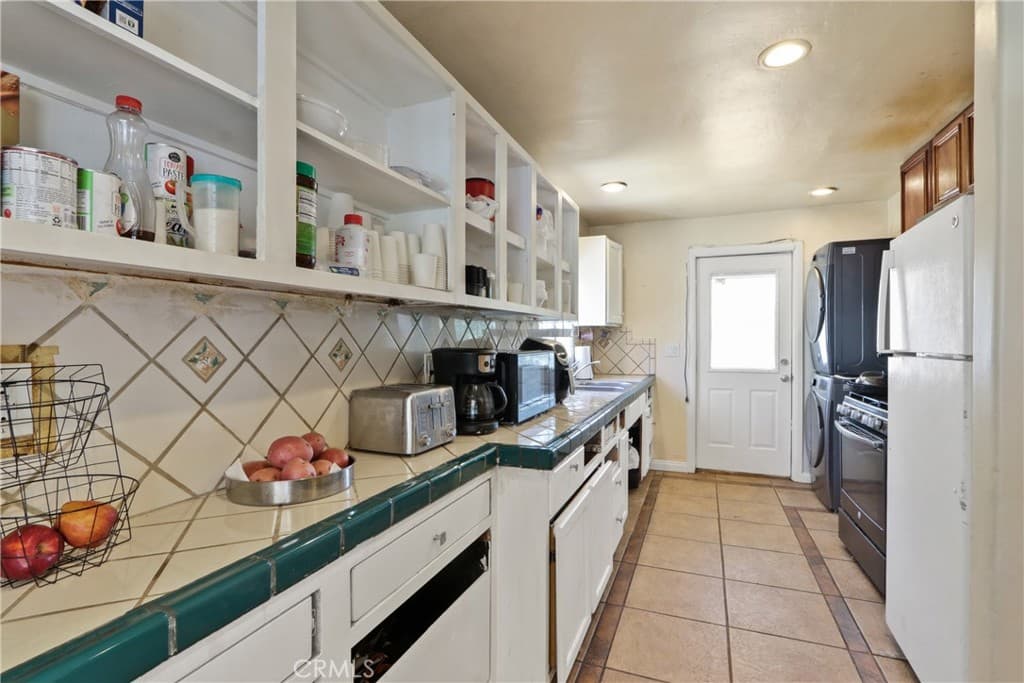 Home at 332 S Azusa Avenue, Azusa — photo 12 of 12