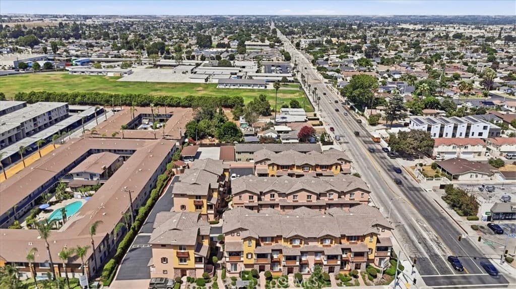 Townhouse at 501 N Lark Ellen B, Covina — photo 11 of 12