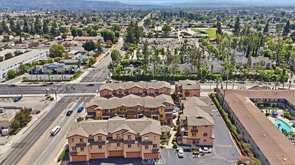 Townhouse at 501 N Lark Ellen G, Covina — photo 11 of 12